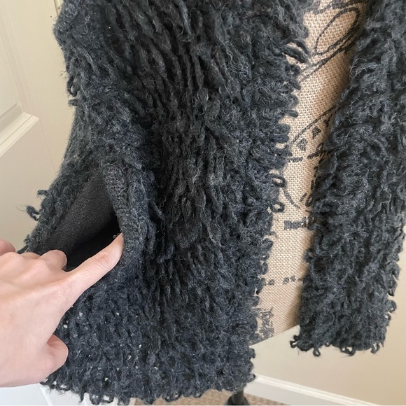 Mossimo Charcoal Heather Gray Looped Yarn Sweater Vest - Picture 4 of 9